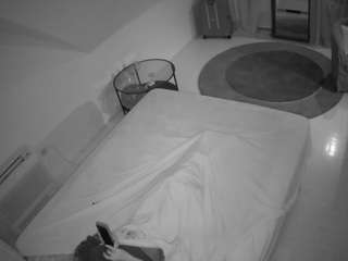 voyeurcam-julmodels-whitebed-4 webcam model stream image