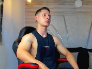 Maxx Thomson webcam model stream image