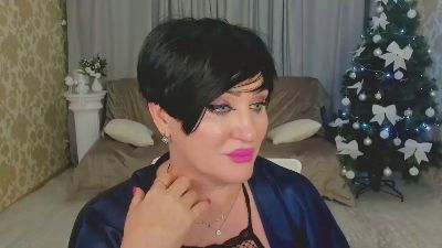 KiraTempt webcam model stream image