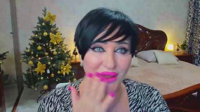 KiraTempt webcam model stream image