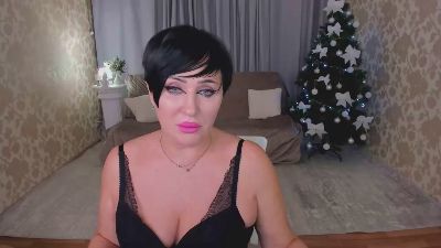 KiraTempt webcam model stream image