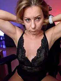 AngelaDesires webcam model stream image