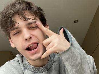 EvanDionys webcam livejasmin model stream image