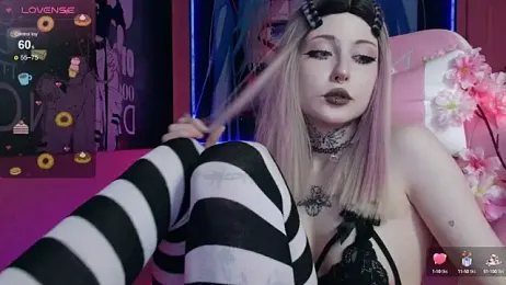 MilkMeSoftly webcam model stream image