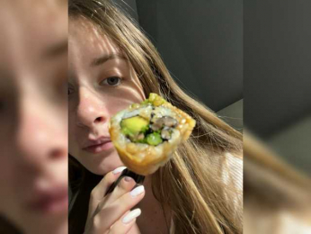 Luxukisska webcam model stream image