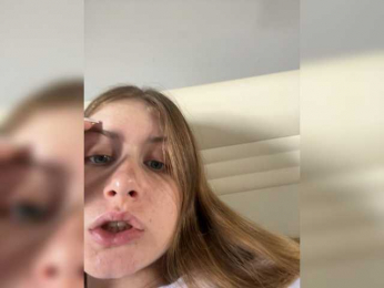 Luxukisska webcam model stream image