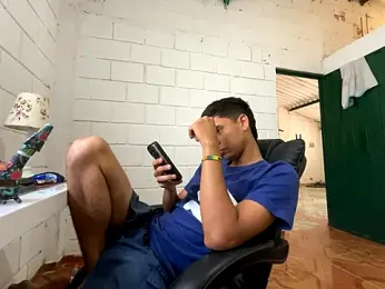 Max_TheHorseDick webcam model stream image