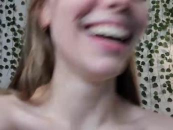 sweet_and_flirt webcam model stream image