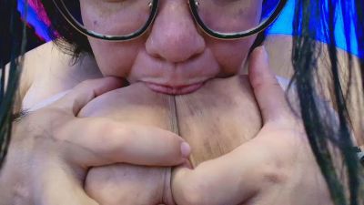 lulubigtitts1 webcam model stream image