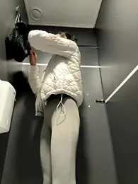 _MiaQueen_ webcam model stream image