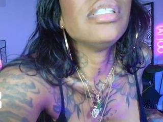 iamtattedqueen webcam model stream image