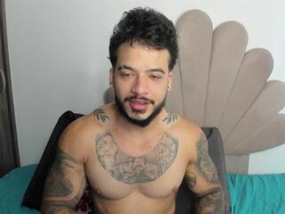 Tyler Thomson webcam model stream image