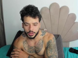 Tyler Thomson webcam model stream image