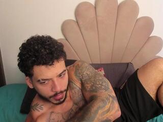 Tyler Thomson webcam model stream image