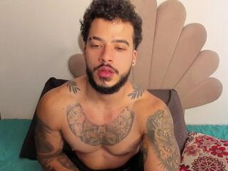 Tyler Thomson webcam model stream image