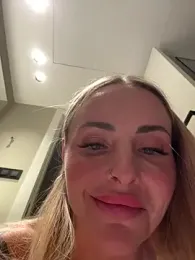 EmaSalis webcam model stream image