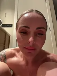 EmaSalis webcam model stream image