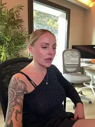 EmaSalis webcam model stream image