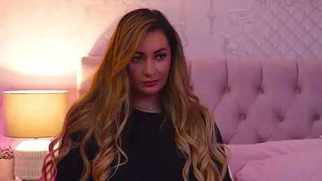 YaaraCollins webcam model stream image