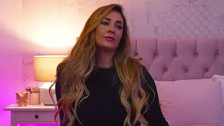 YaaraCollins webcam model stream image