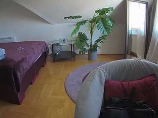 voyeurcam-julmodels-whitebed-6 webcam model stream image