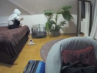 voyeurcam-julmodels-whitebed-6 webcam model stream image