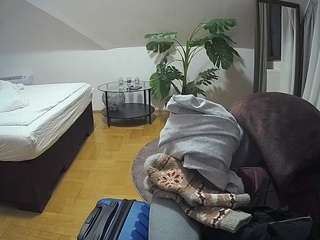 voyeurcam-julmodels-whitebed-6 webcam model stream image