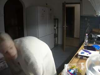 voyeurcam-julmodels-kitchen webcam model stream image