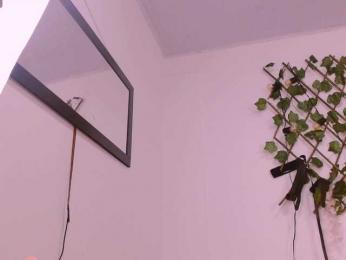 Deep-hard-latina webcam model stream image