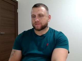 b-l-o-n-d webcam model stream image