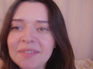 Thea Drewett webcam model stream image