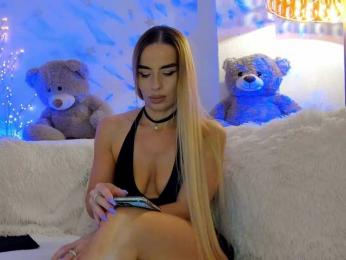 FeralFoxy webcam model stream image