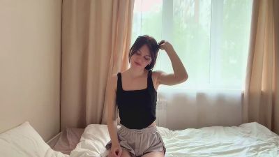 JuleThreets webcam model stream image