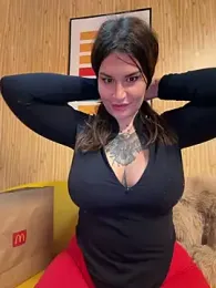 TattooGirlAlia webcam model stream image