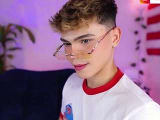 kennyboy-18 webcam model stream image