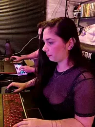 Hey-Hot webcam model stream image