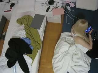 voyeurcam-julmodels-bed-5 webcam model stream image