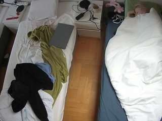 voyeurcam-julmodels-bed-5 webcam camsoda model stream image