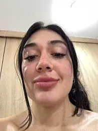 LaanaCooper webcam model stream image