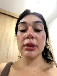 LaanaCooper webcam model stream image