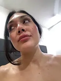 LaanaCooper webcam model stream image