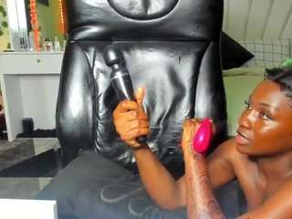 choco-creamy webcam model stream image