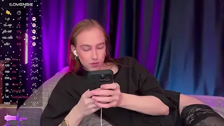 Avril_Pearly_ webcam model stream image