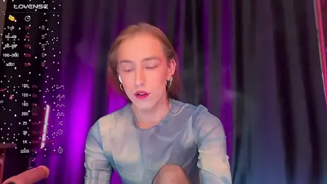 Avril_Pearly_ webcam model stream image