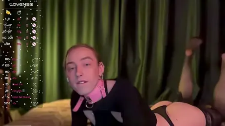 Avril_Pearly_ webcam model stream image
