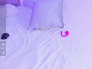 laly-cherry webcam model stream image