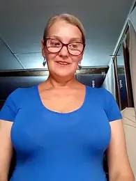 irinamaux webcam stripchat model stream image