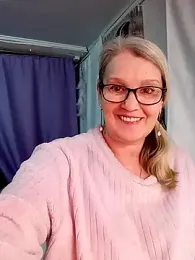 irinamaux webcam stripchat model stream image