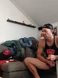 eltoulou webcam model stream image