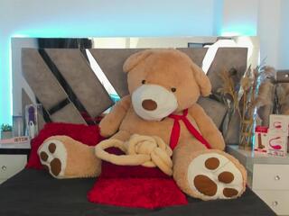 Amara Jons webcam model stream image